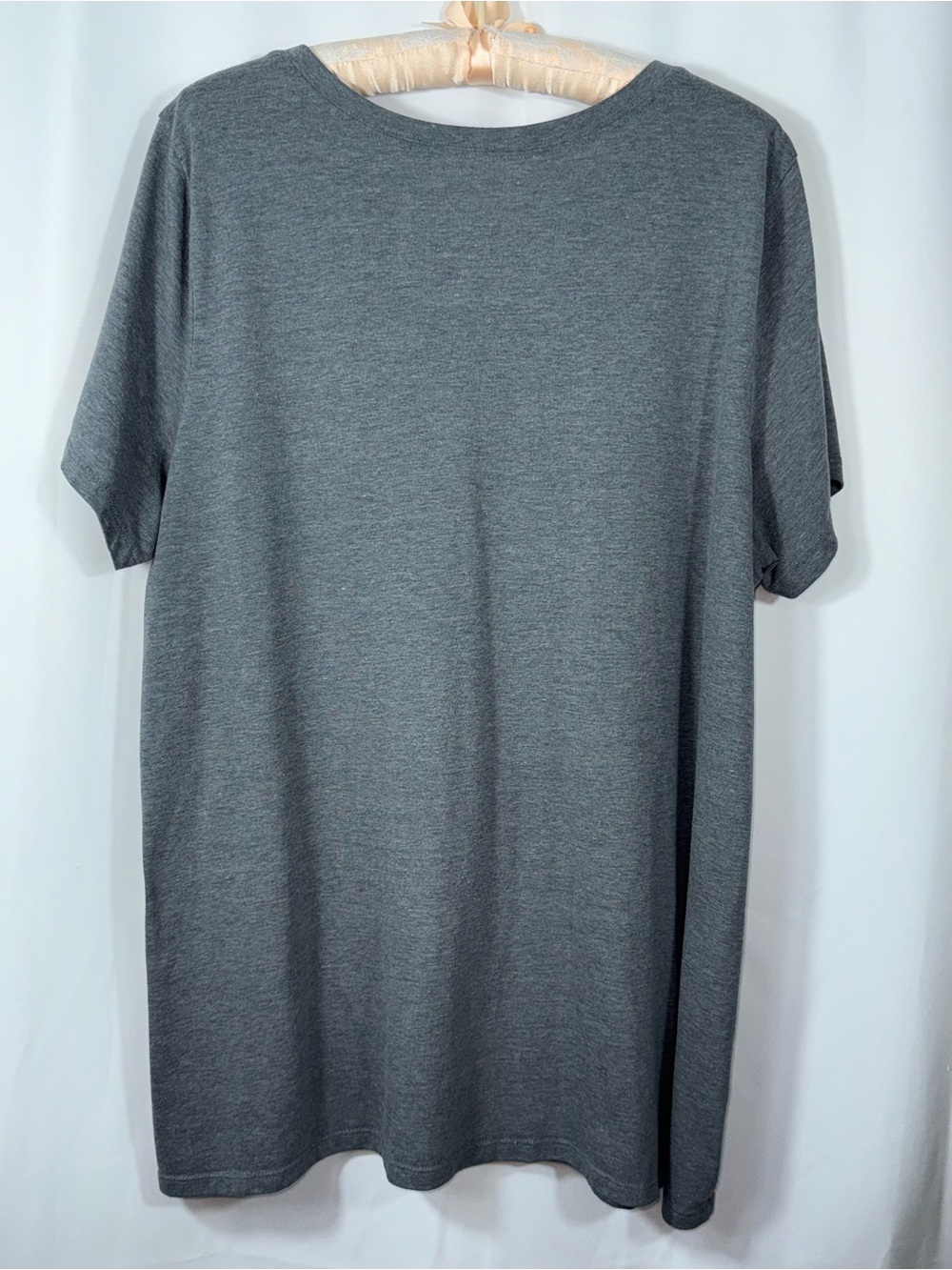 Torrid Women’s Plus 3 Classic Fit Gray Short Sleeve Basic Tee - Picture 2 of 2